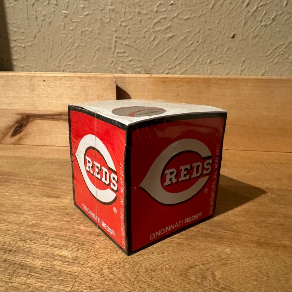 NWT Cincinnati Reds 2.5” Note Pad